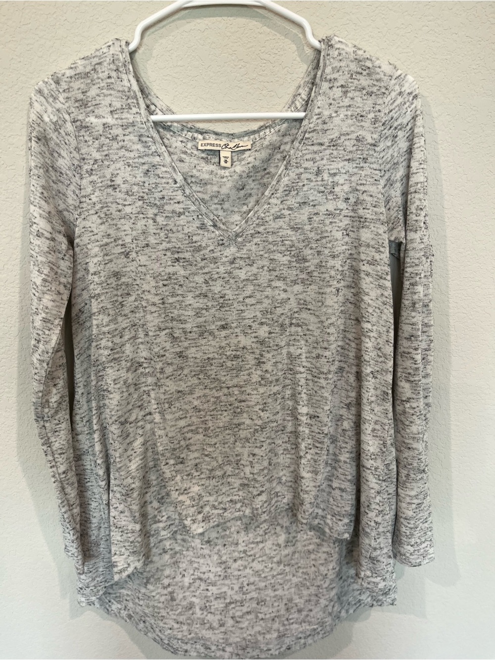 Express Light Gray Marled V-Neck Long Sleeve Top
